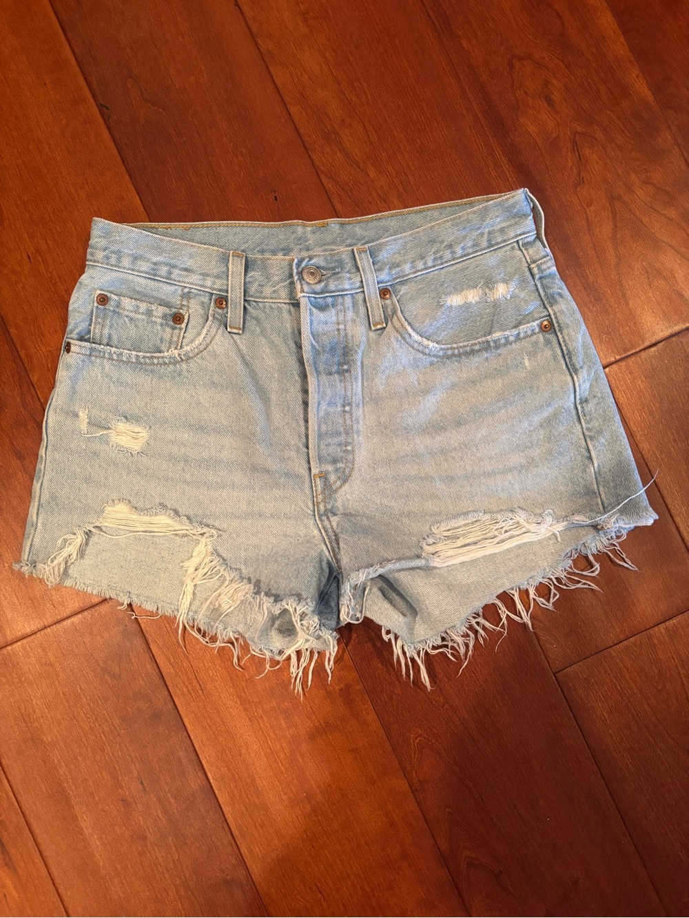 501®
Original Fit High Rise Women's Shorts size 28 & 29 Color Ojai